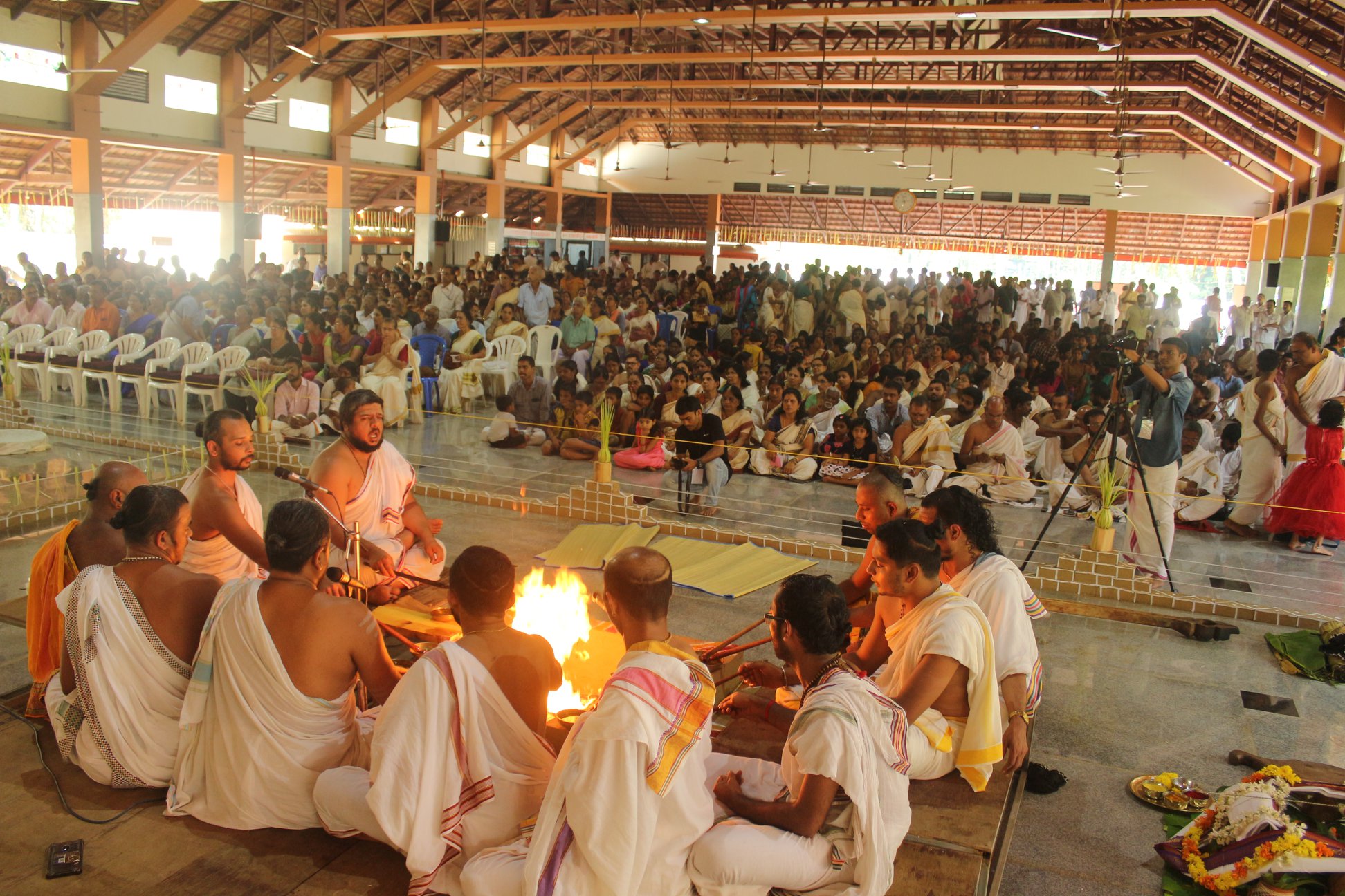 CEREMONIAL CHANTING OF VEDAMANTRAS